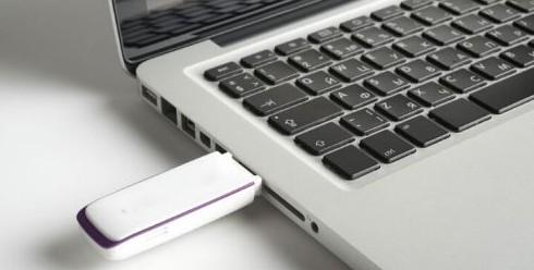 u盘电脑后面能识别