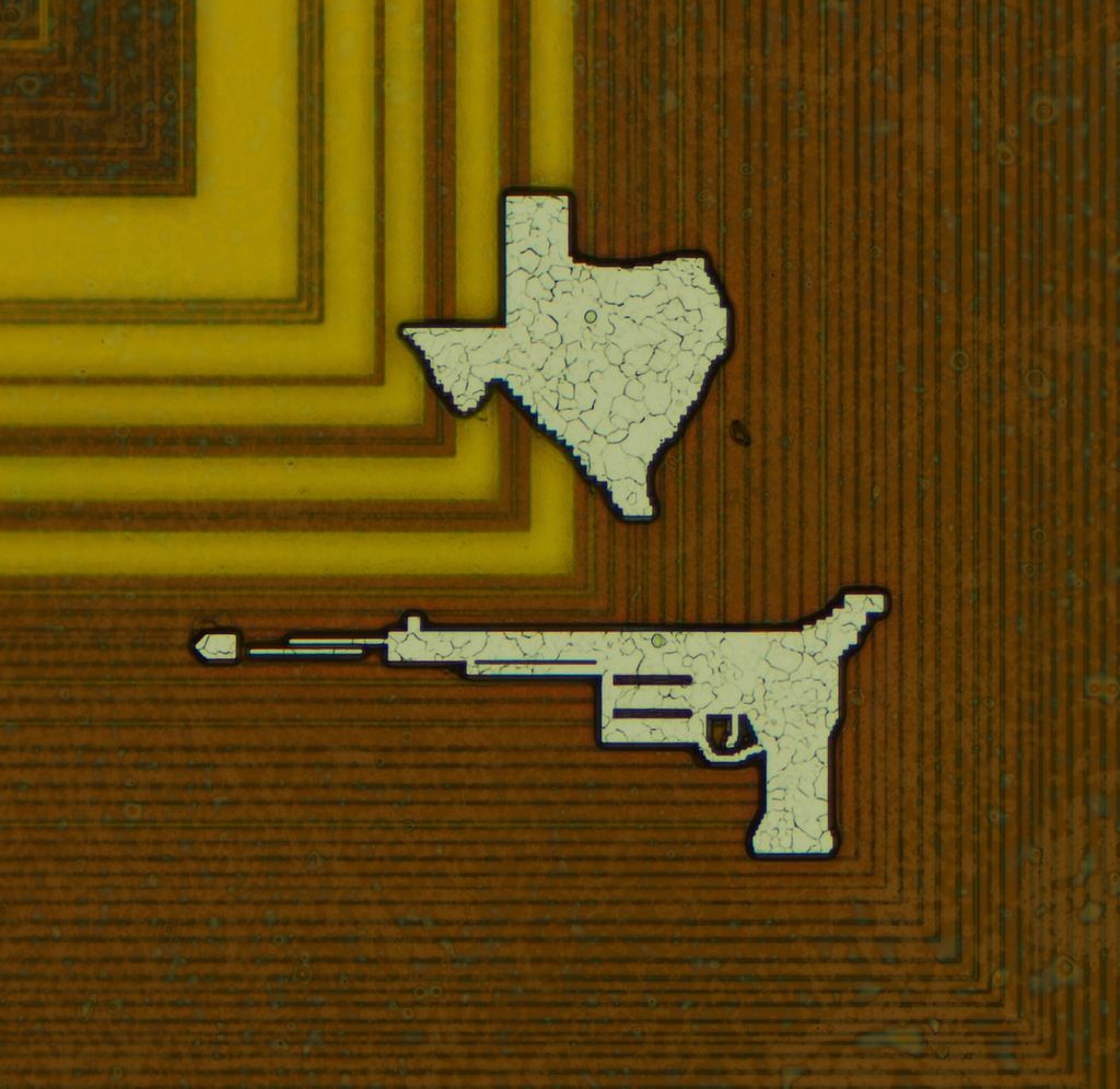 尘封 25 年的彩蛋：AMD Athlon K7 处理器被发现得州和手枪图案