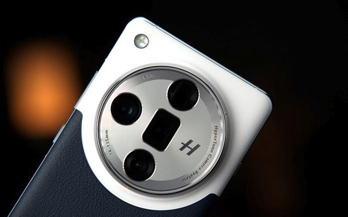 预计于三月推出的OPPO Find X7 Ultra 卫星通信版