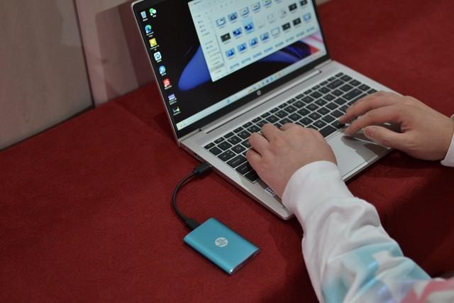  累计运行 27 个小时 0 误差 惠普战 66 挑战大型活动控台极限作业 