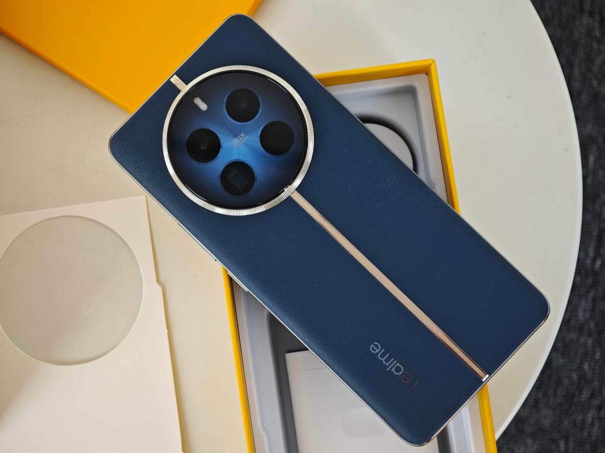 真我12 Pro+评测：2K价位段的潜望长焦影像 仅此一家