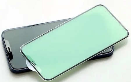 护眼屏是否适合贴膜？