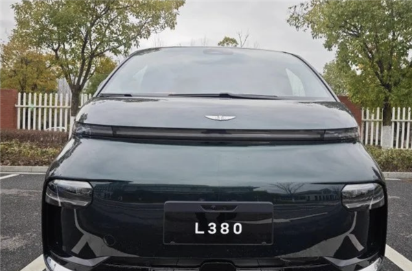 吉利汽车全新MPV翼真L380曝光,预计2024年上市