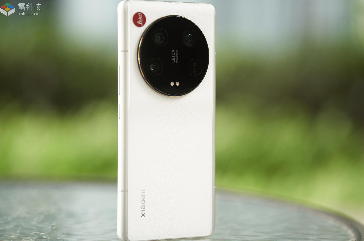 小米14 Pro钛金属版比Ultra还贵,卫星通信给的勇气?