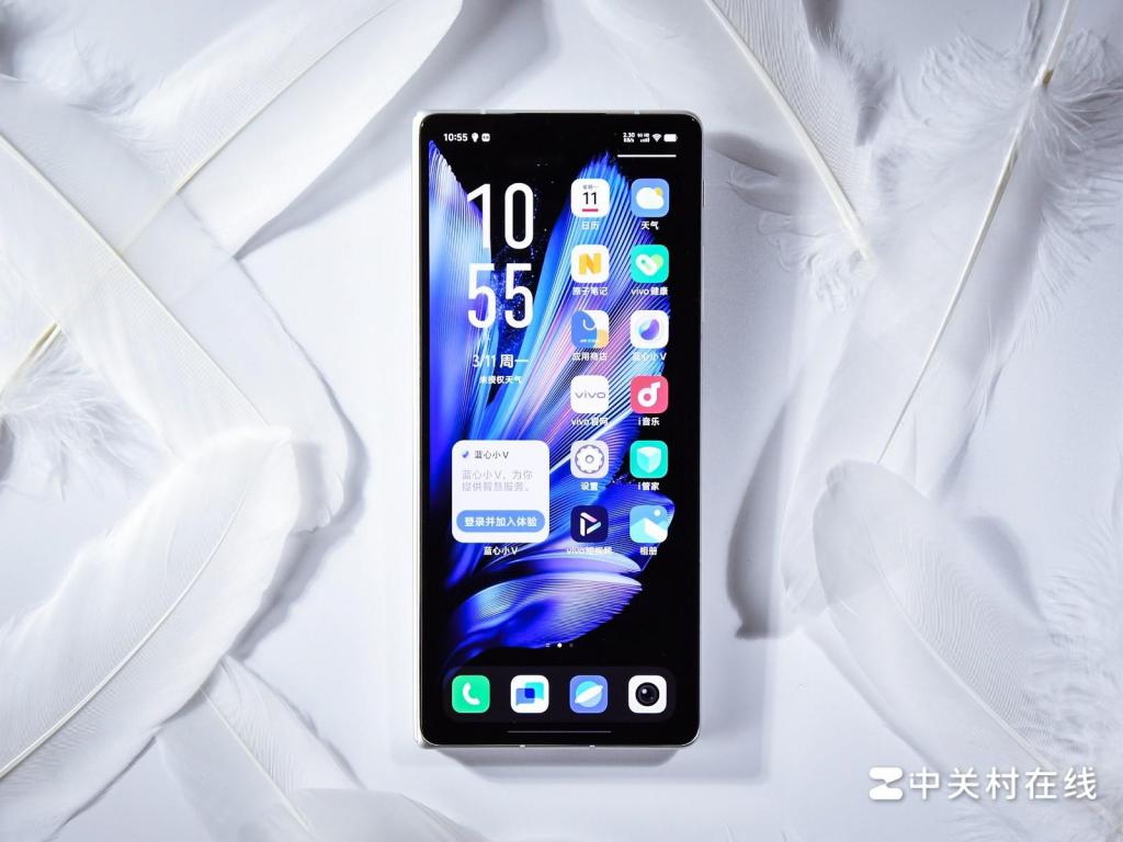 vivo X Fold3 高清图赏 轻至 219g 的折叠屏见过没?