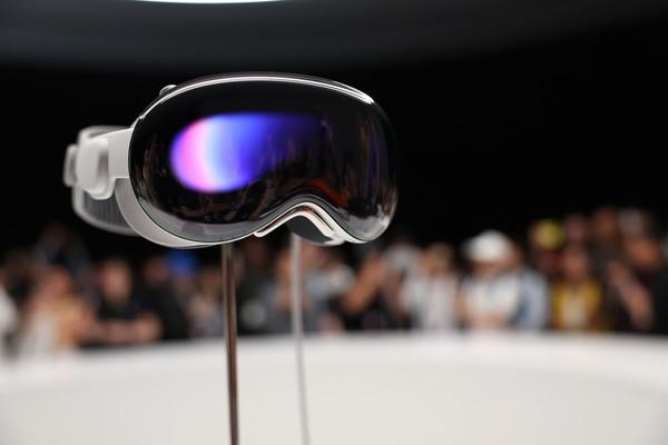 网传苹果 Vision Pro 4 月 31 日国内预售 是愚人节玩笑?
