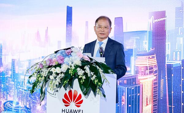 华为董事长亲自爆料 Mate70 系列:希望带着 “纯血”鸿蒙上市