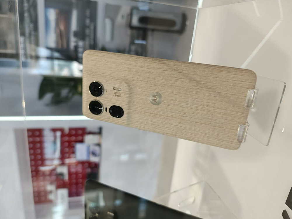 联想Tech World开幕,旗下首台AI手机moto X50 Ultra 国内首度现身
