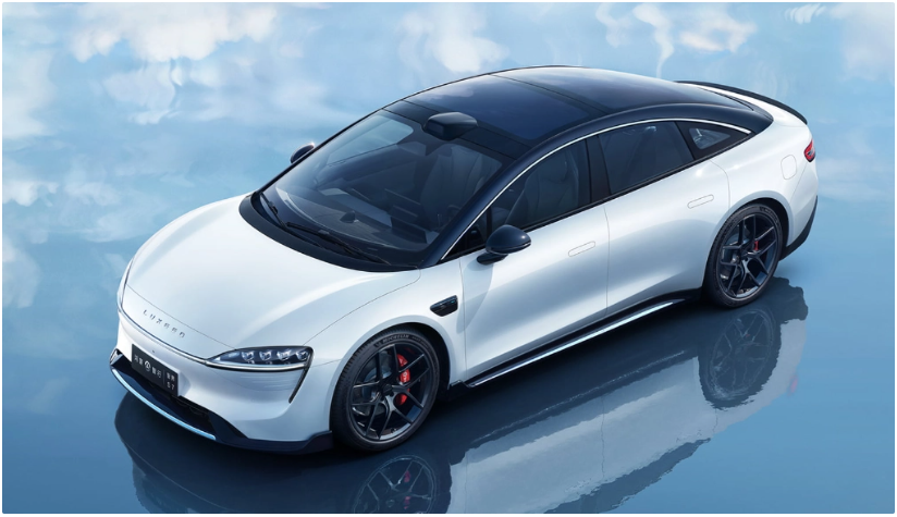 网友提议智界 S7 车型增加华为 Pura 70 手机同款配色,余承东:可以安排!