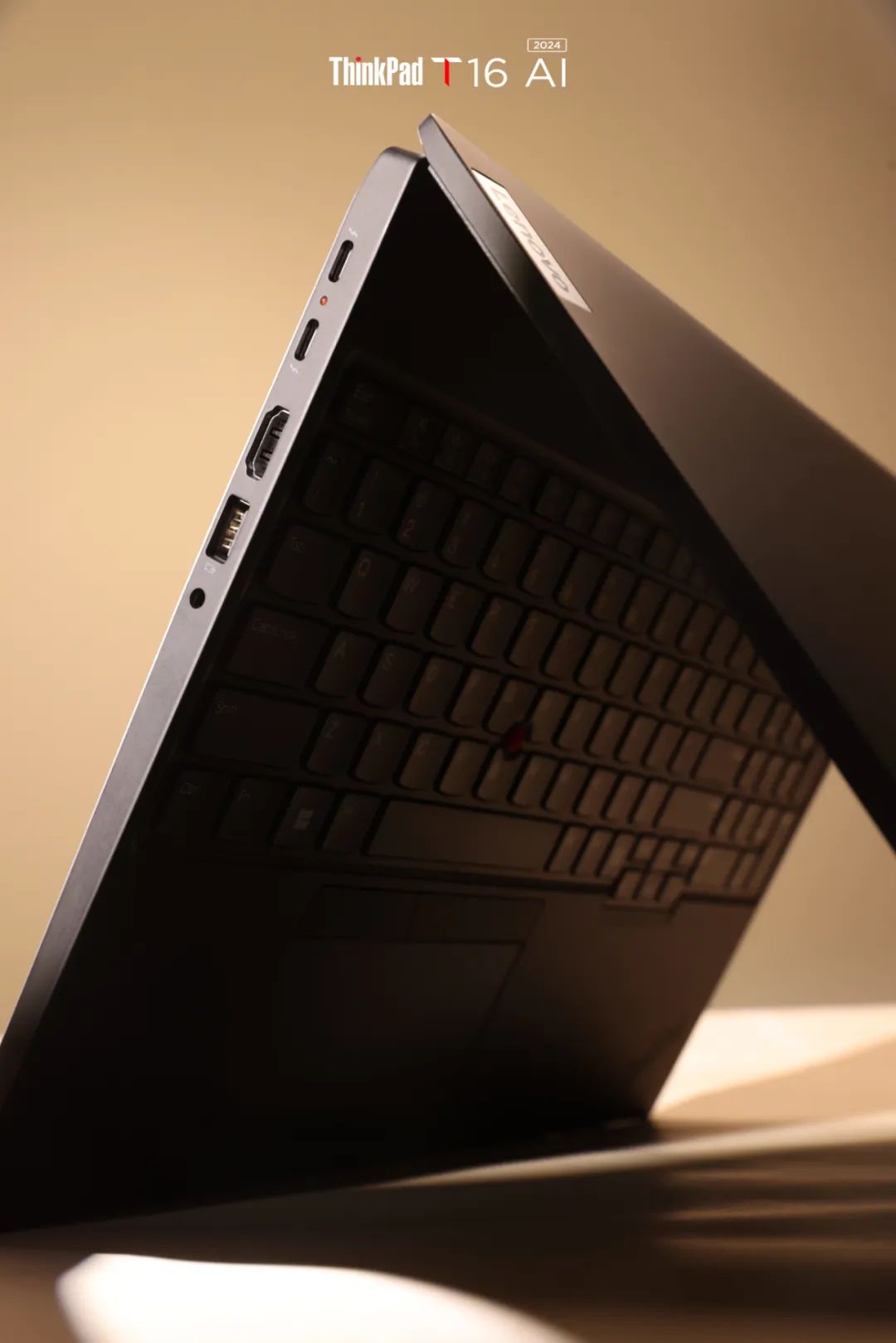 联想 ThinkPad T16 AI 2024 笔记本电脑公布:Ultra 7-155H、双雷电 4 接口