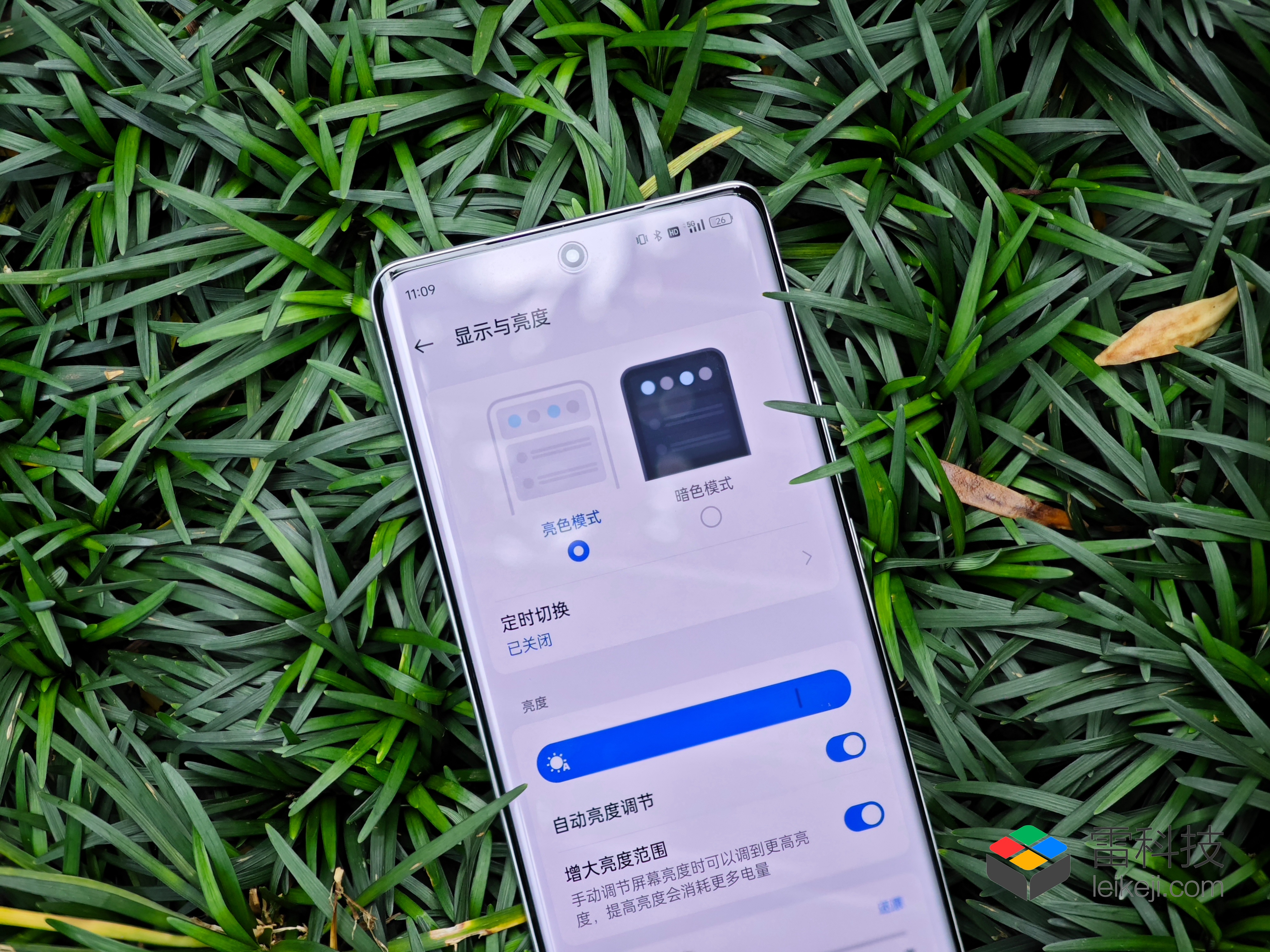 LCD手机的消逝,全靠OLED的争气