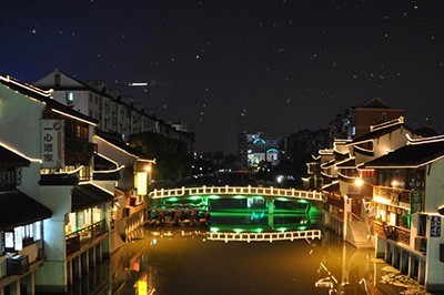 PS怎么给夜空加星星_几个步骤给你点点繁星