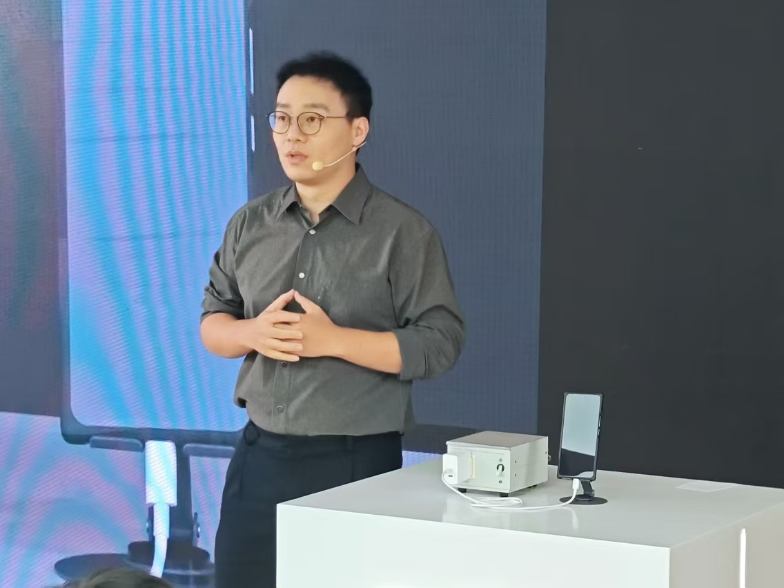 320W快充?真我这是要突破天际啊!