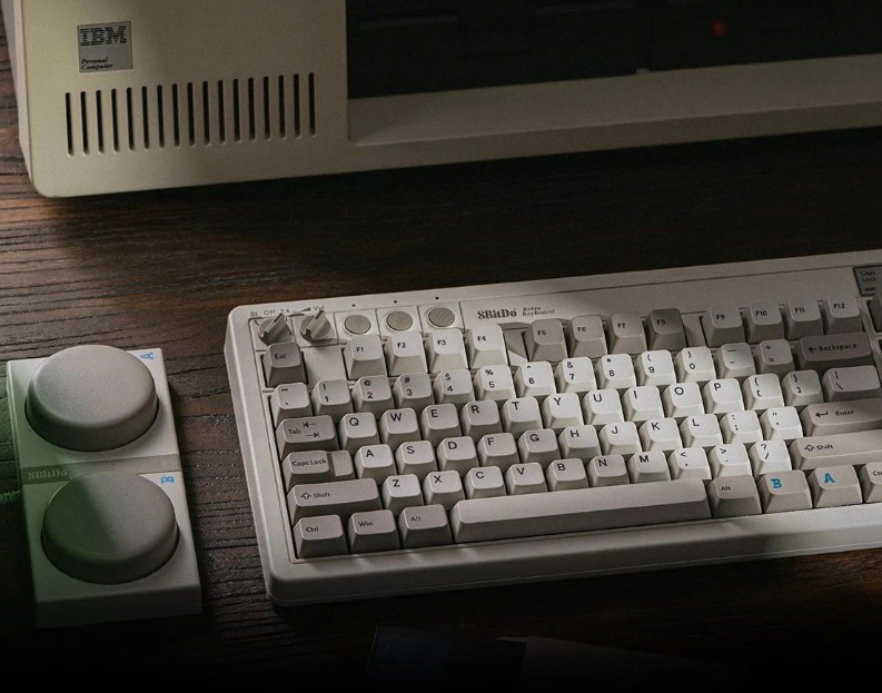 首发价 499 元,八位堂 Retro87 M 机械键盘上市:机械旋钮、超级按键