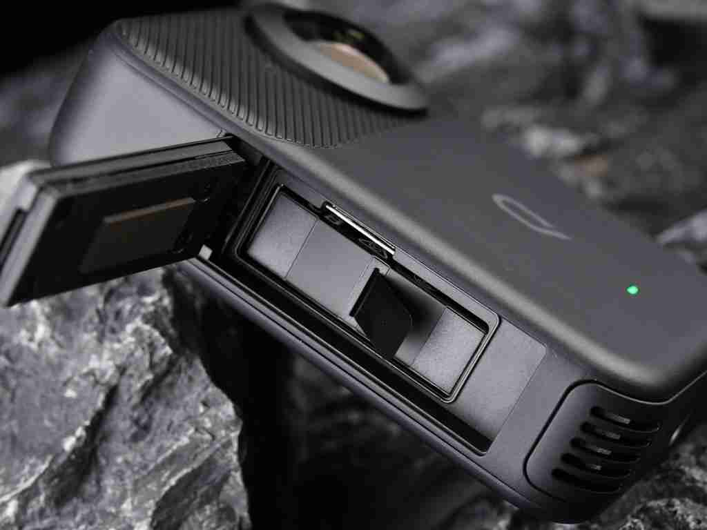 8K HDR 全景视频带来震撼视觉 QooCam 3 Ultra 全景相机评测