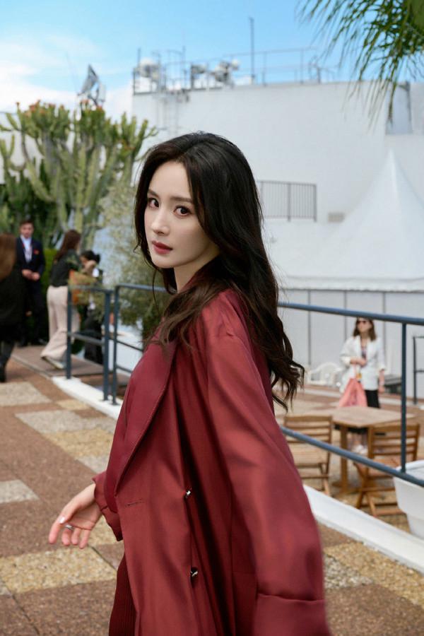 下单等提!杨幂晒出享界 S9 订单 余承东:欢迎挚友