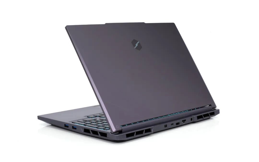 机械革命极光 X 游戏本外观细节公布:5052 号航空级铝合金 A 面、RGB 背光键盘