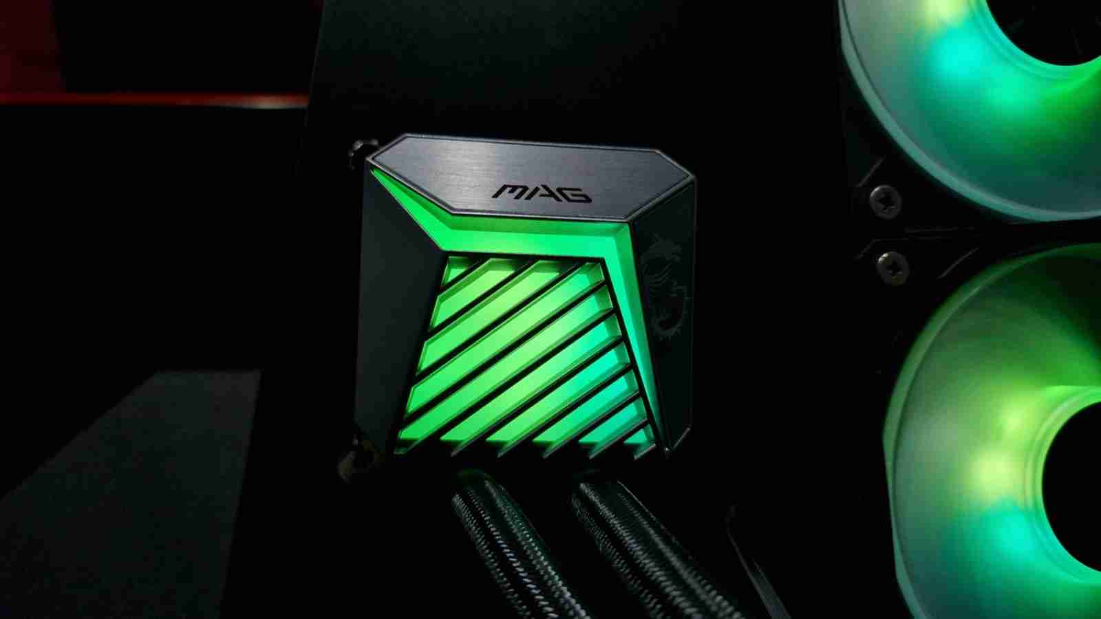 微星展示 MAG CORELIQUID A15 一体式水冷,支持英特尔 LGA1851 平台偏置安装