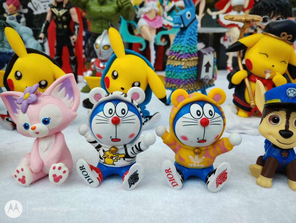 多彩外观,轻薄机身配备超大电池:moto S50 Neo评测