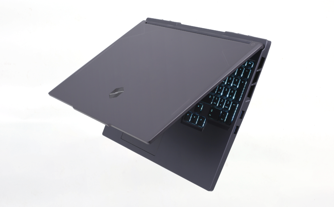 机械革命极光 X 游戏本更多信息公布：A 面镭雕线条、提供 i7 12800HX + RTX 4060 可选