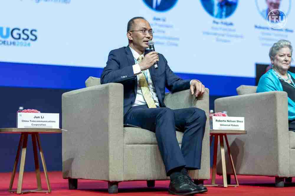 中国电信副总经理李峻:只有当人工智能成为公共基础设施,才能普惠大众