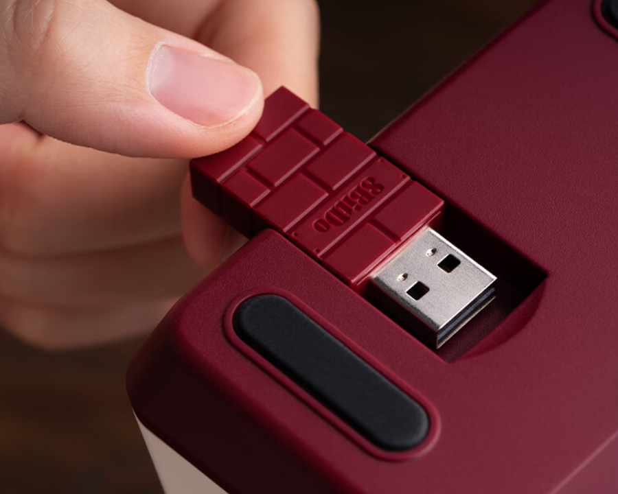 八位堂 Retro18 数字键盘发布:自带 LED 屏可当计算器,首发价 199 元