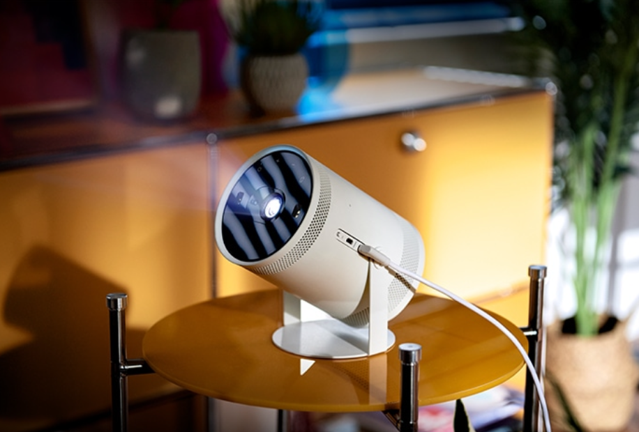 全方位环绕音效：三星 The Freestyle 投影仪 1859 元新低（首发 5999 元）