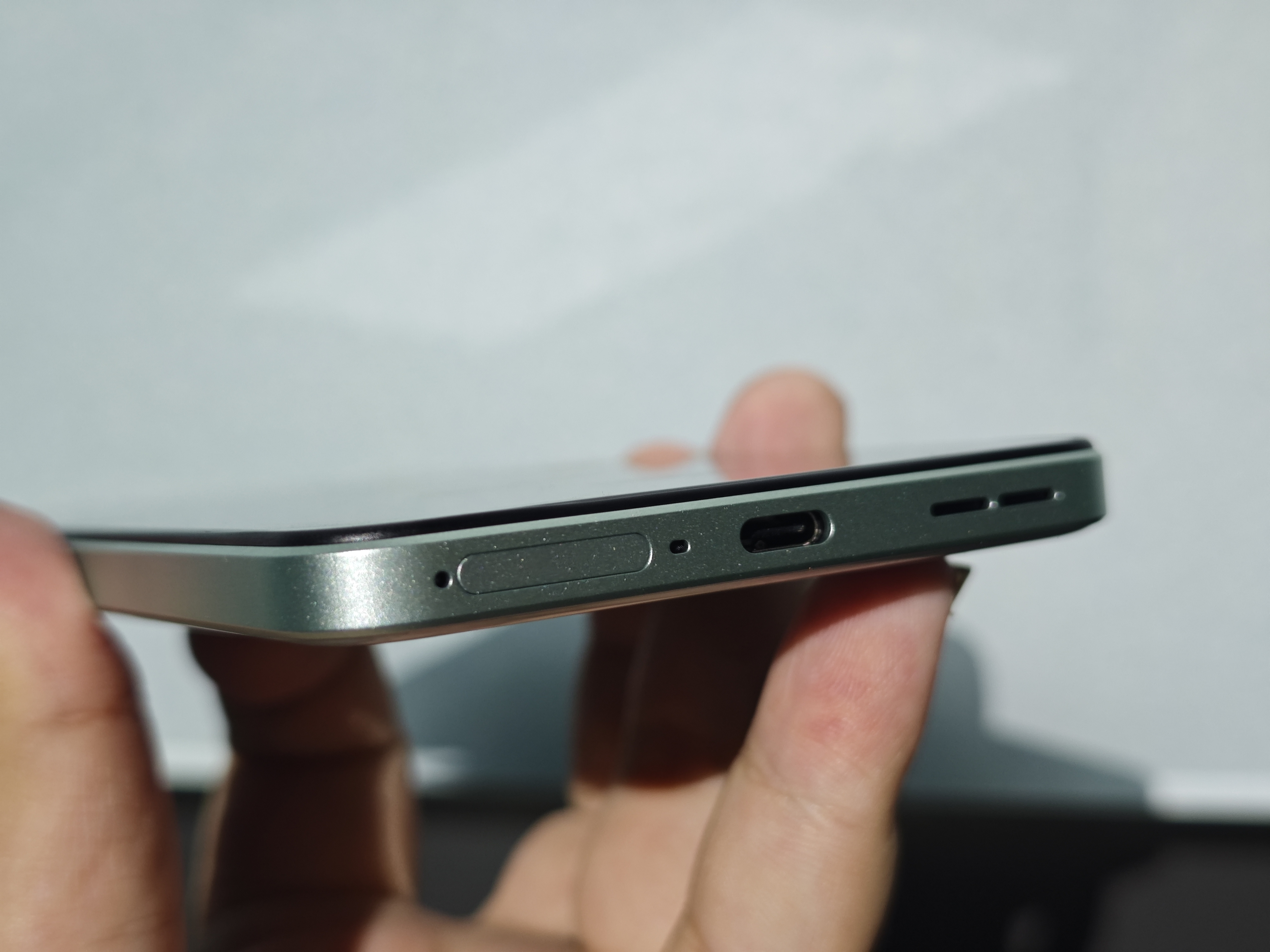 主打耐摔耐用的K12来了,OPPO开辟出中端机竞争的新赛道