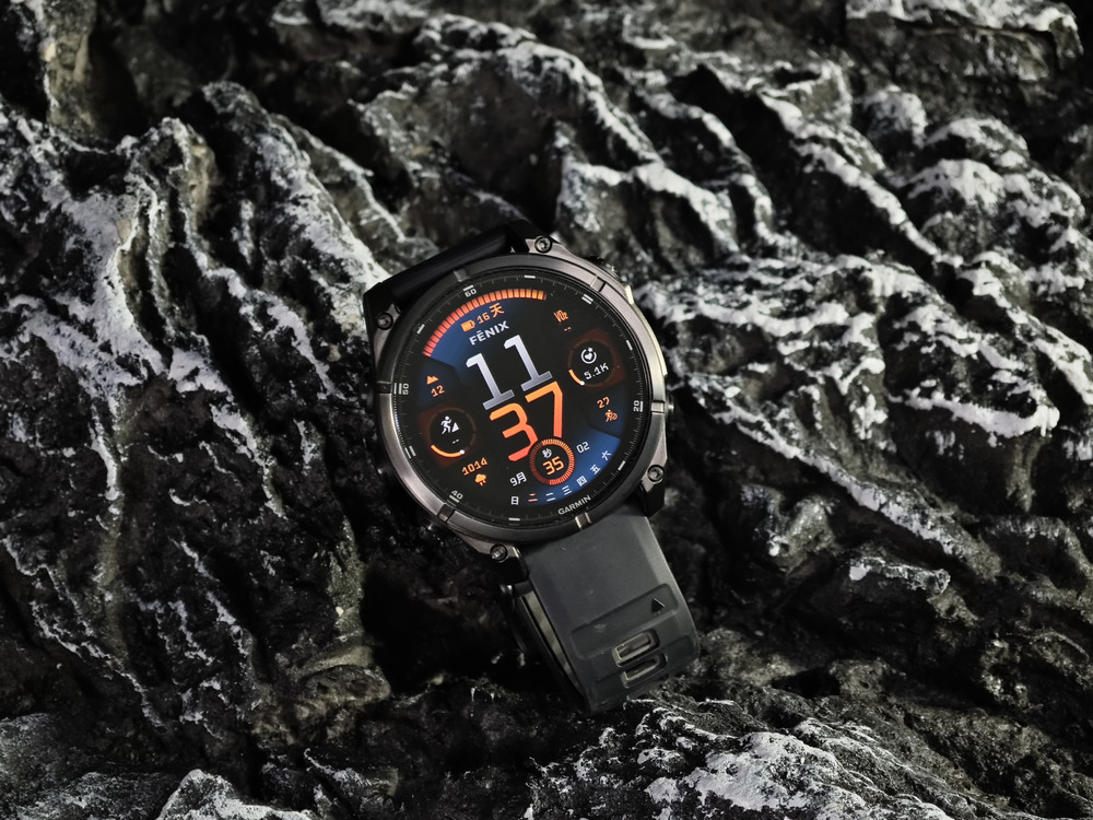 佳明Fenix 8 图赏：智能科技与户外运动的完美结合