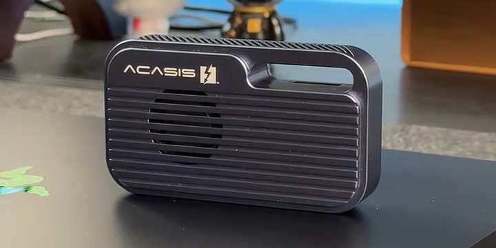 首款雷电 5 移动固态硬盘盒阿卡西斯 TB501 上市：主动散热，1599 元