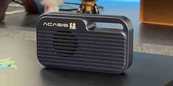 首款雷电 5 移动固态硬盘盒阿卡西斯 TB501 上市：主动散热，1599 元