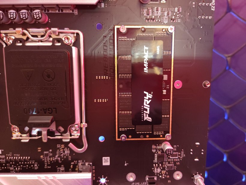 南亚科技 DDR5 颗粒现身 2024 台北电脑展，金士顿 CAMM2 内存条搭载