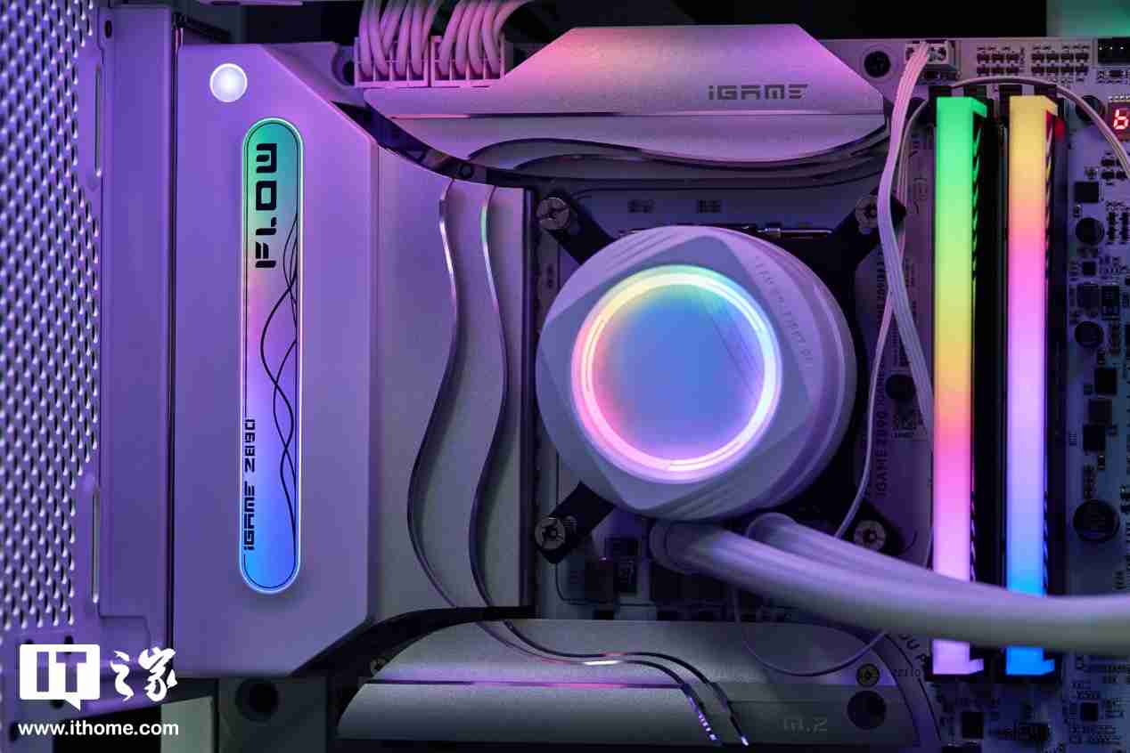 iGAME Z890 FLOW V20 主板图赏:纯白美学加持,延续波普艺术风格