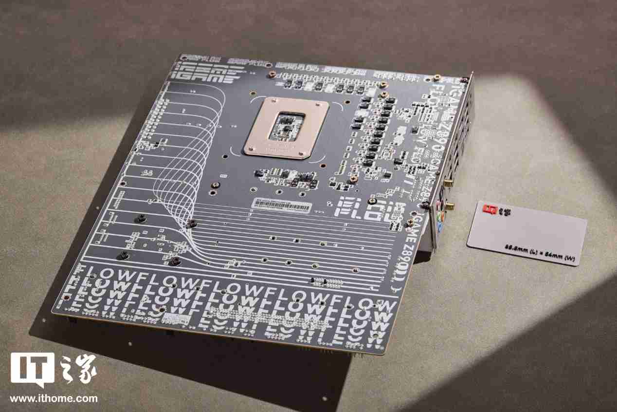 iGAME Z890 FLOW V20 主板图赏:纯白美学加持,延续波普艺术风格