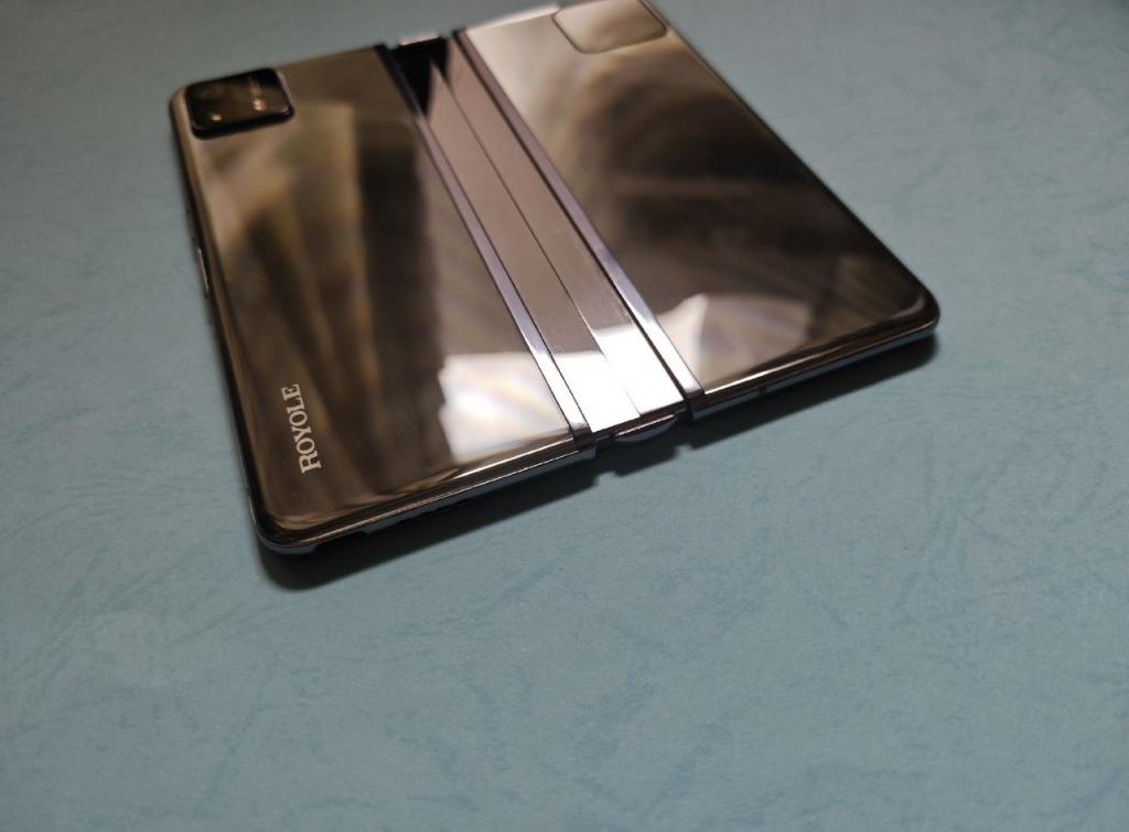 售价 7600 元 柔派 FlexPai 3 折叠屏手机公开