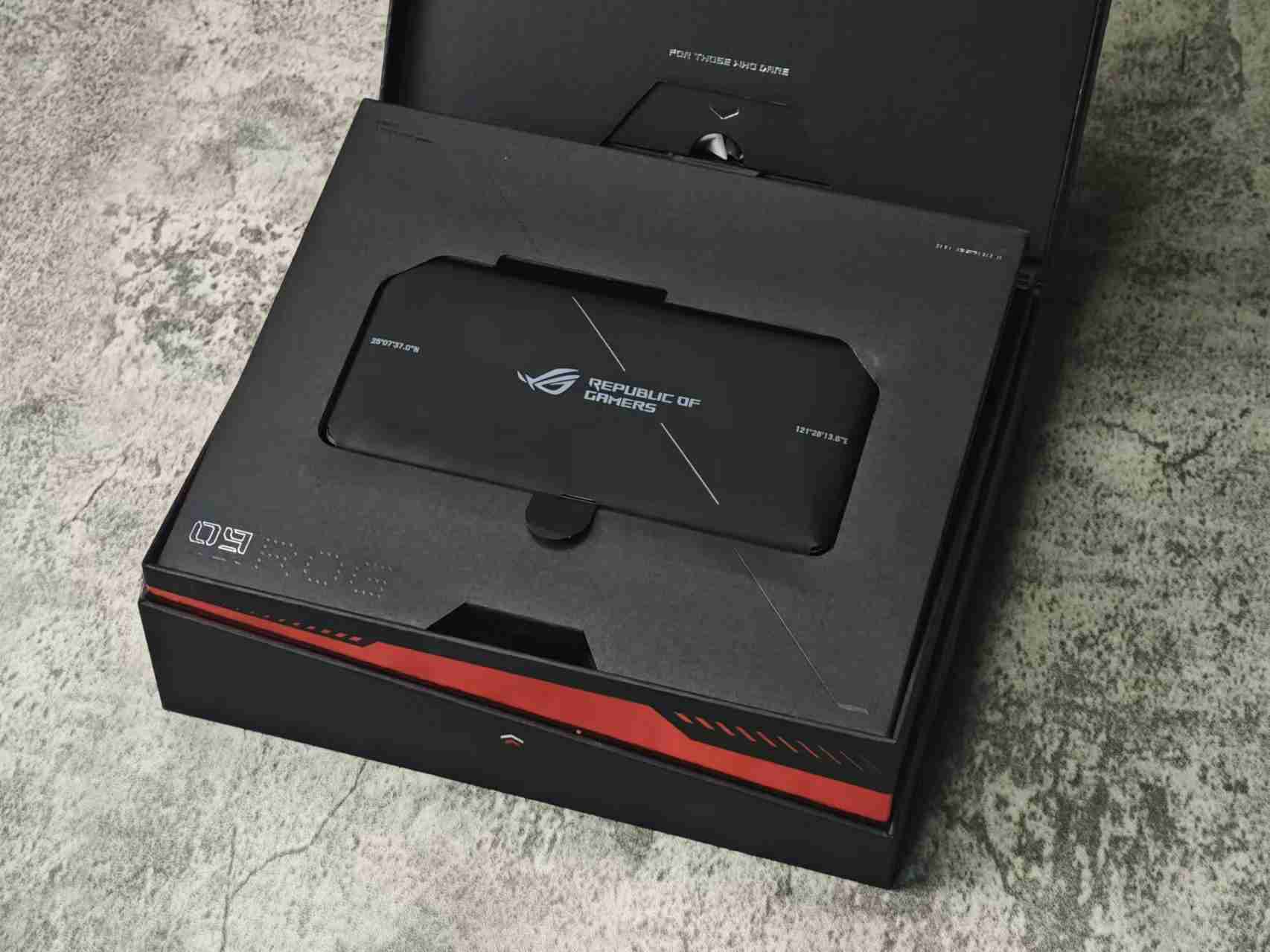 ROG 9 Pro评测首发：这可能是今年最酷的游戏手机
