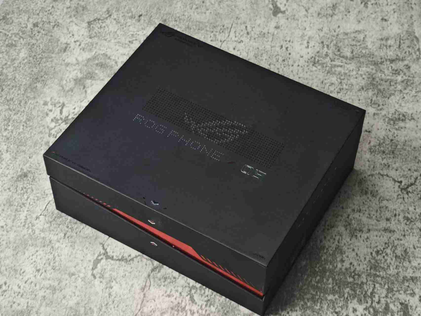 ROG 9 Pro评测首发：这可能是今年最酷的游戏手机