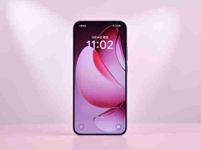 OPPO Reno13 系列上手：超美“果味儿”小直屏 