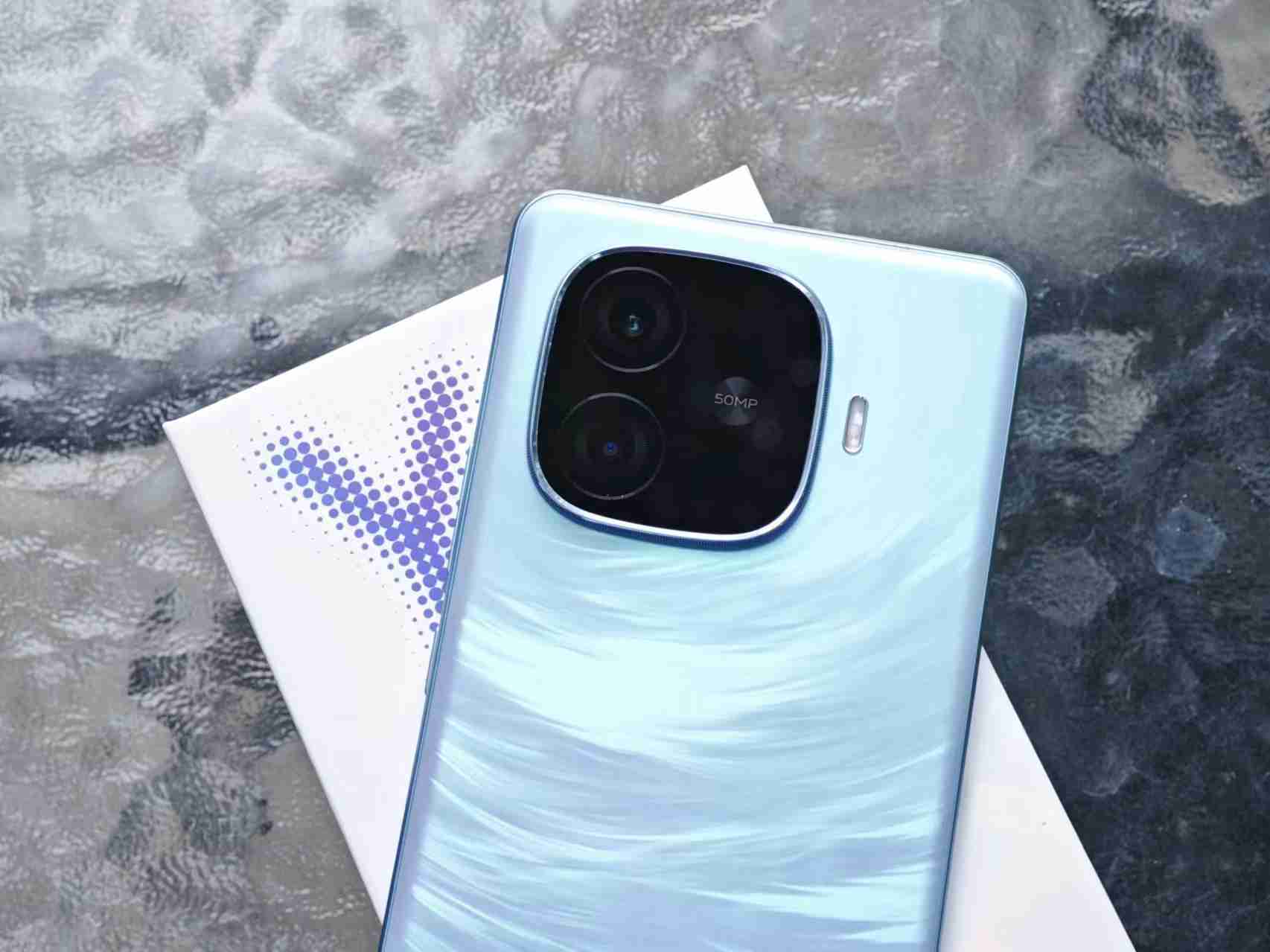 vivo Y200 GT首发体验：轻薄机身下的续航「怪兽」