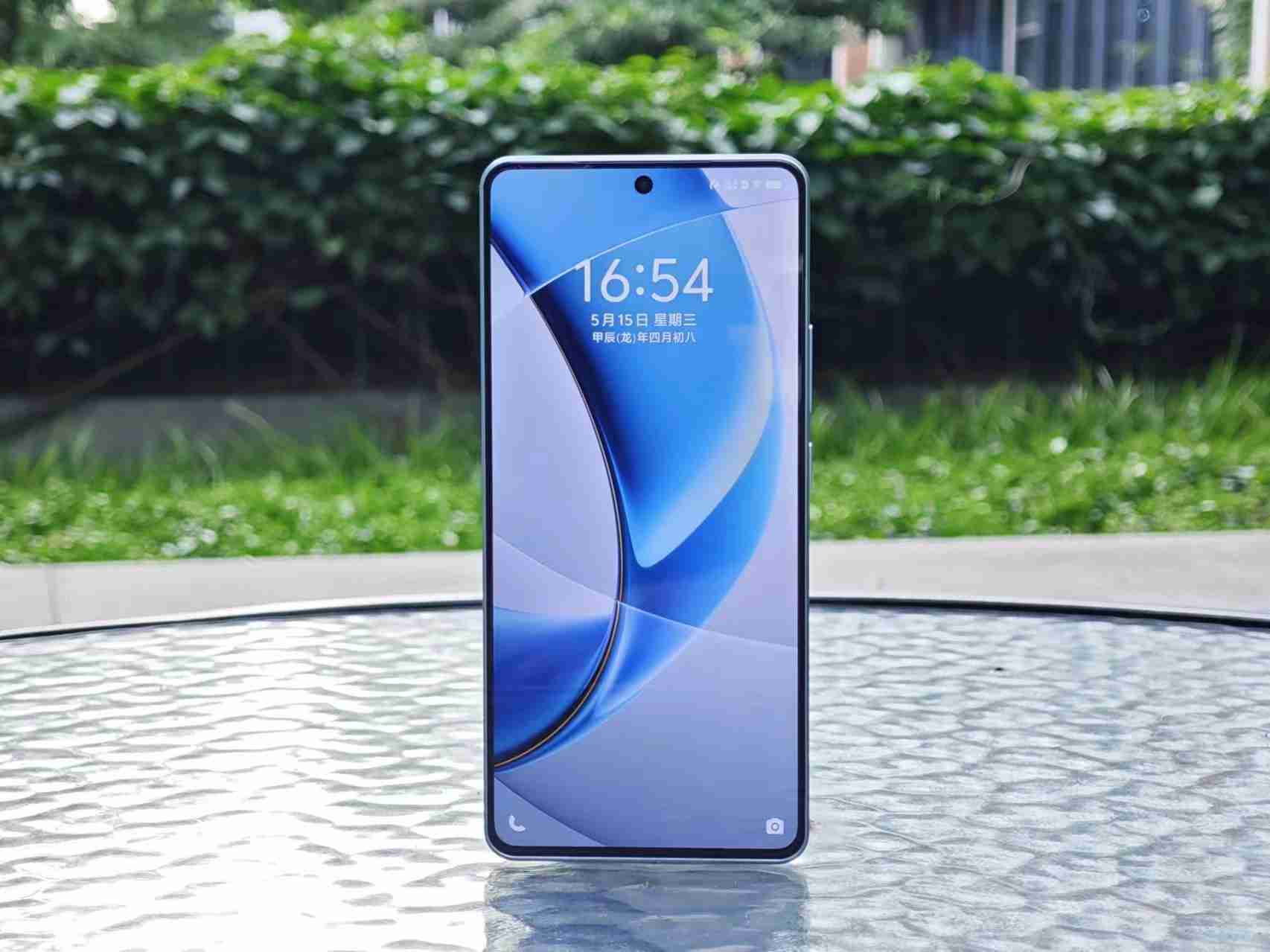 vivo Y200 GT首发体验：轻薄机身下的续航「怪兽」