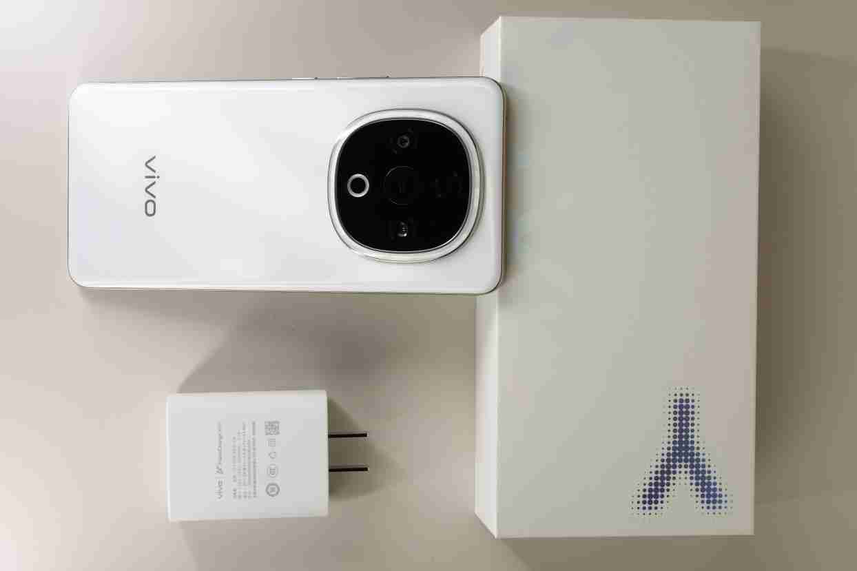 vivo Y300评测：入门≠平庸