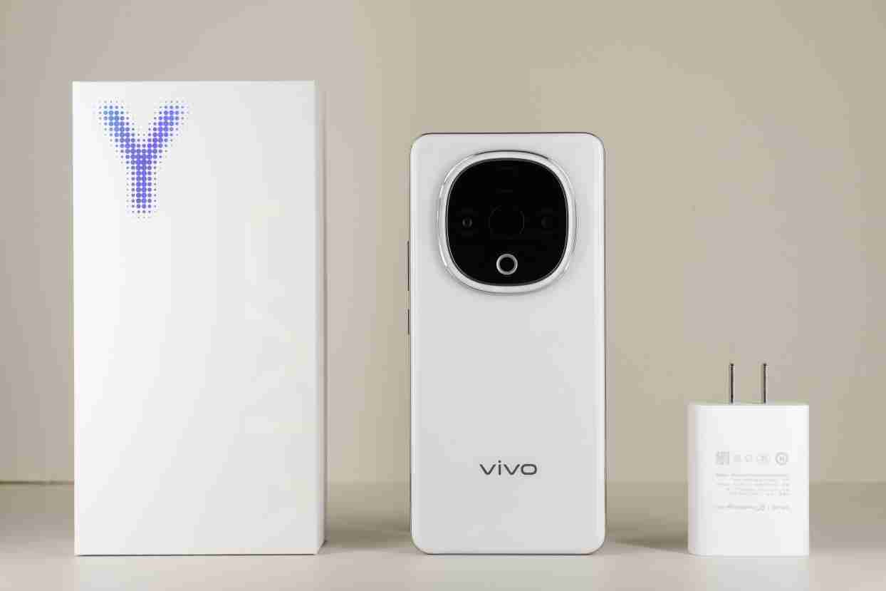 vivo Y300评测：入门≠平庸
