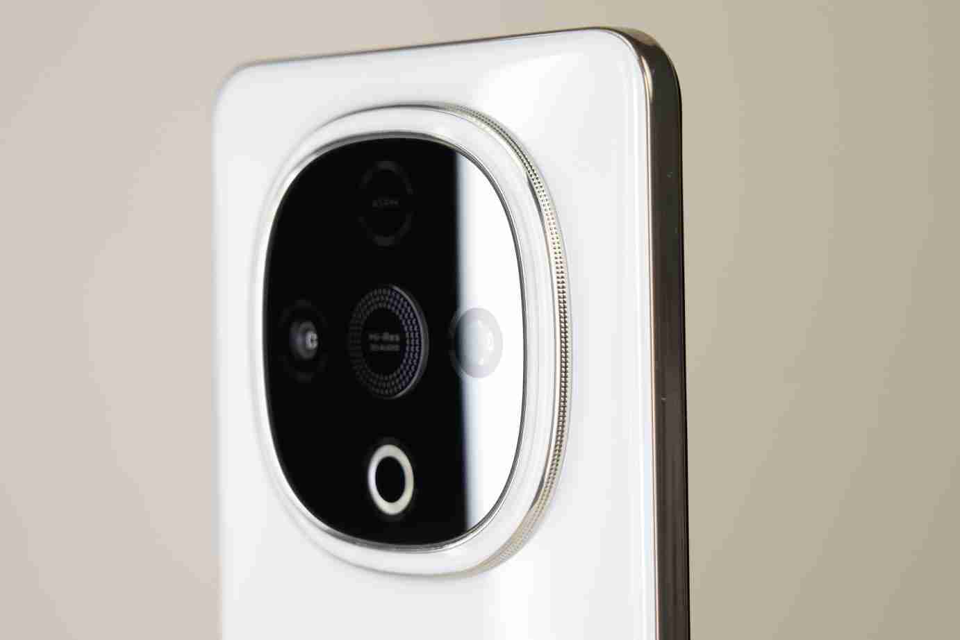 vivo Y300评测：入门≠平庸