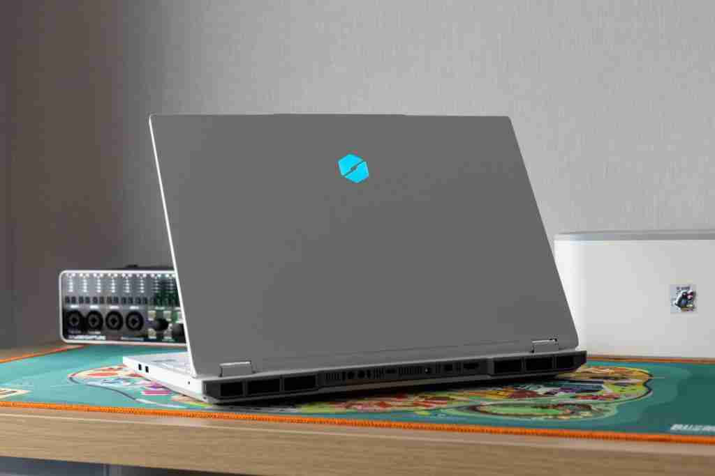  机械革命耀世 16Ultra 体验：论价格屠夫，还有谁！