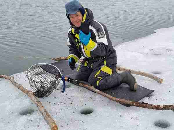  冰河奇迹！三星 S23 Ultra 浸泡 3 米深水下 5 小时仍存活 