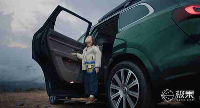 华为抛大双杀!问界 M8 35.98 万打头阵,享界 S9 增程版硬刚 BBA,第五界曝光 .