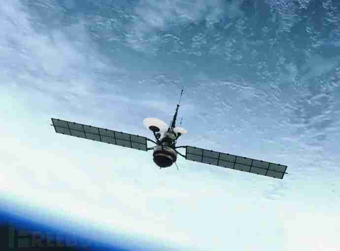 DEF CON大会：白帽黑客演示远程控制退役卫星