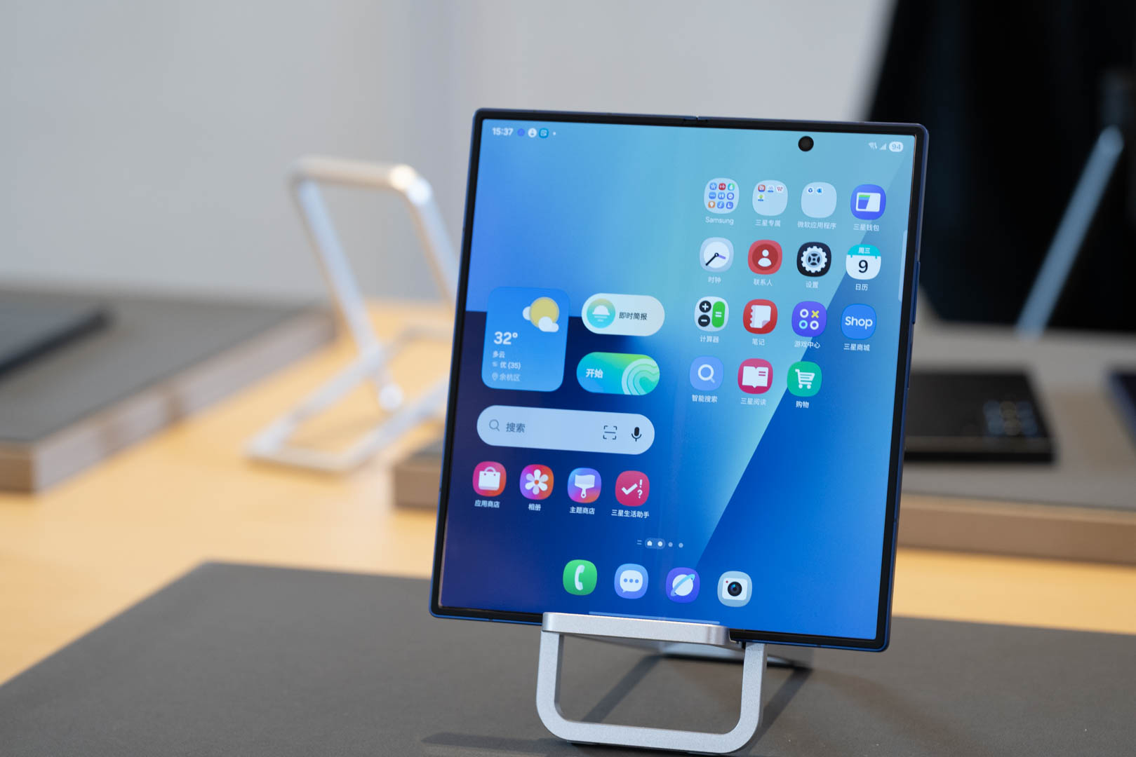 三星Z Fold7/Flip7上手体验出炉：大的手感好，小的外屏强