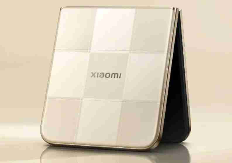 小米 MIX Flip 2 小折叠等深微曲屏,屏幕更平整