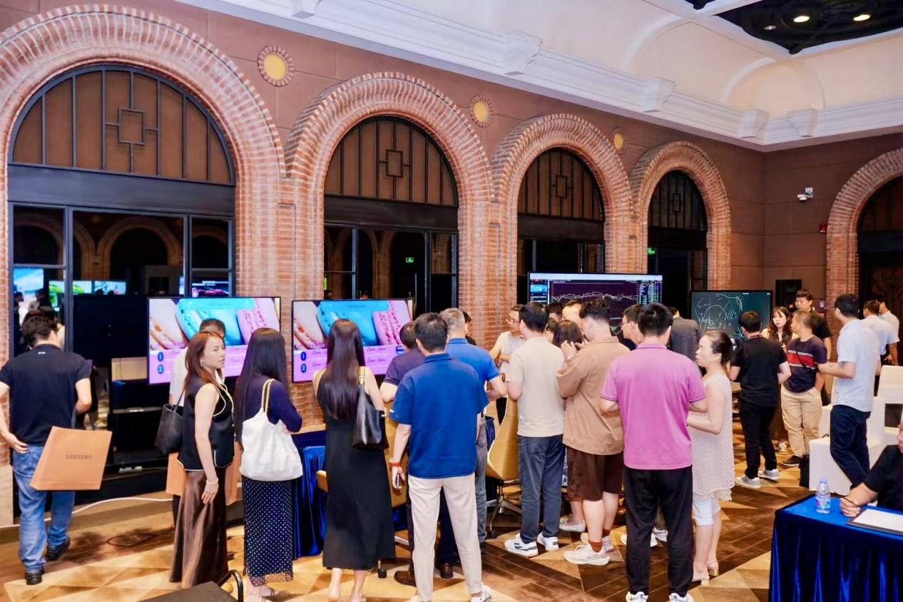 三星商显新品发布，引领未来显示趋势